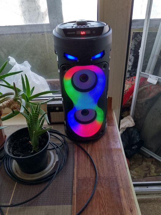 Продам блютуз колонку