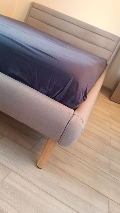 Cadru pat cu somiera, margini tapițate