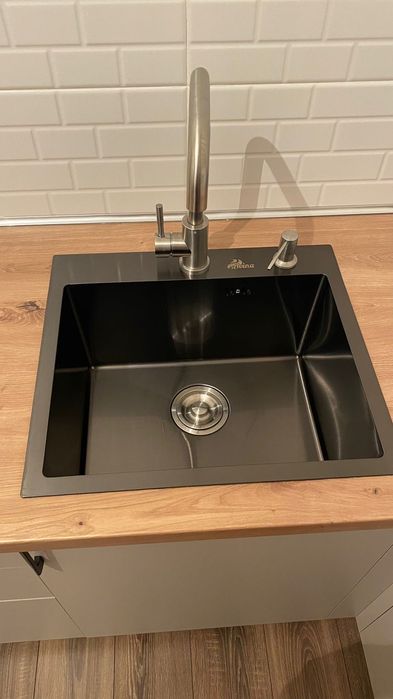 Сантехник Замена установка раковины ванны унитаза и многое другое.