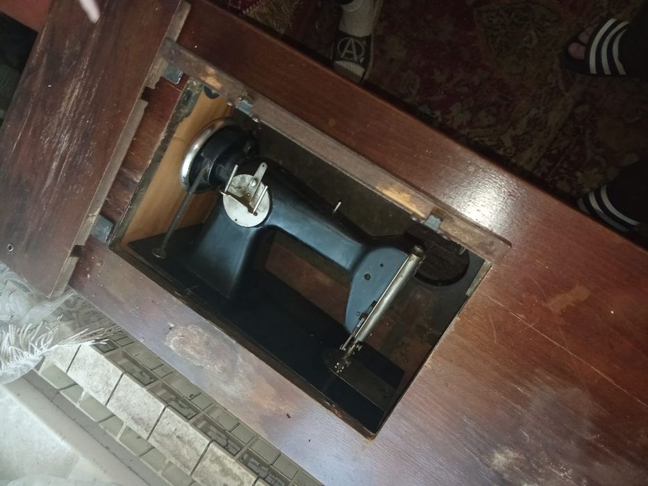 Vând mașina de cusut casnica 300 lei