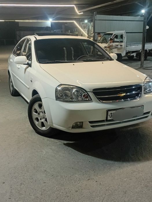 Lacetti sotiladi