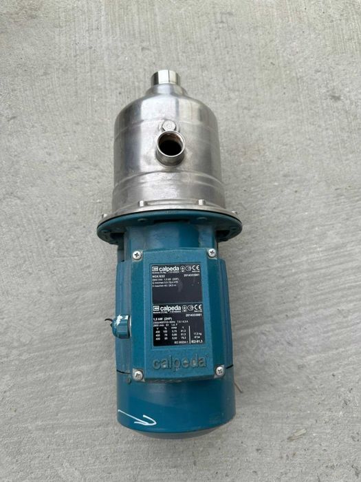 Продавам италианска водна помпа Калпеда