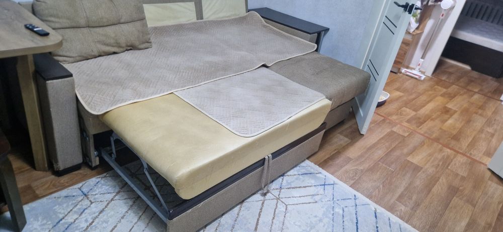 Диван угловой раздвижной