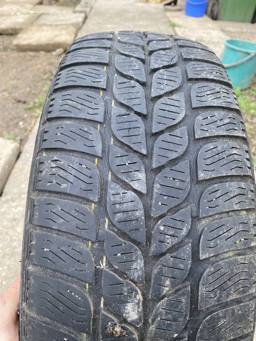 Vand 2 anvelope 185 60 R14, iarna si vara