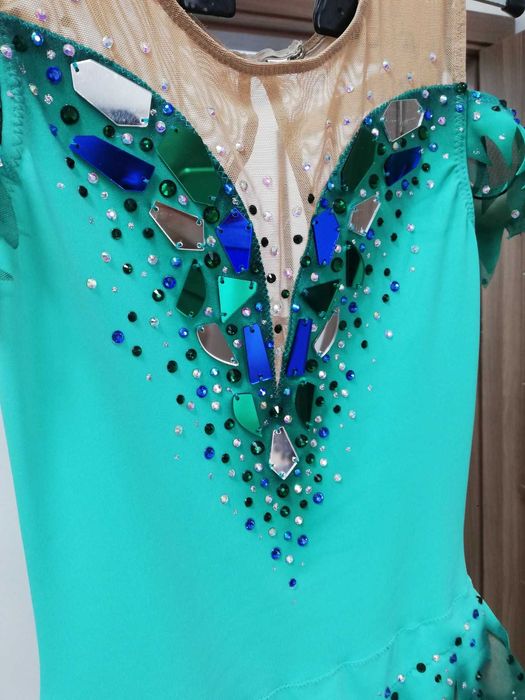 Трико ново за художествена гимнастика, танци, около 6-7 год