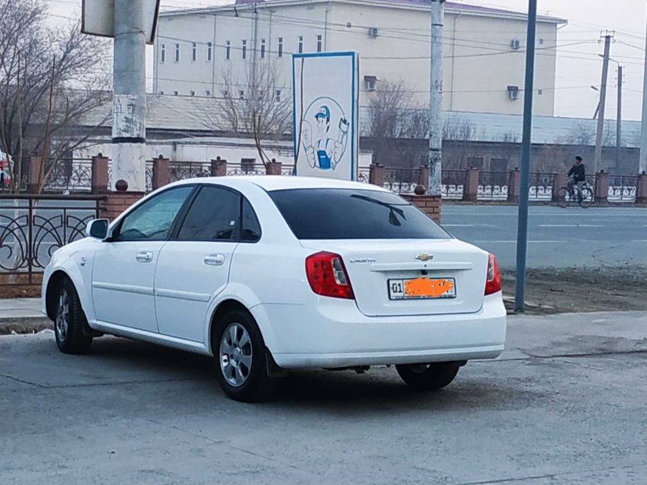 Lasetti, jentra sotiladi