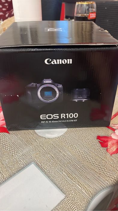 Vand aparat foto Canon EOS R100 sigilat