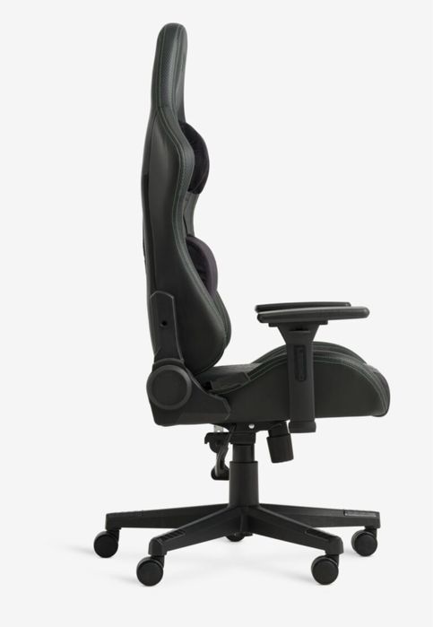 Чисто нов геймърски стол razer