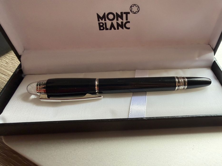 Stilou Montblanc negru filet metal