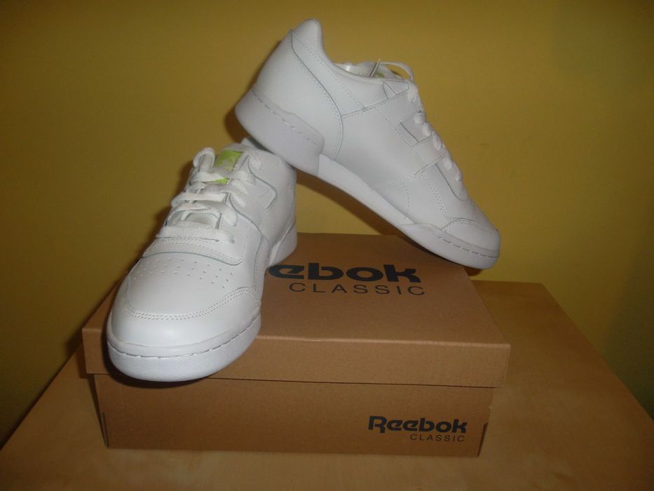 Adidasi Reebok Workout Plus marimea 42 -LICHIDARE STOC-
