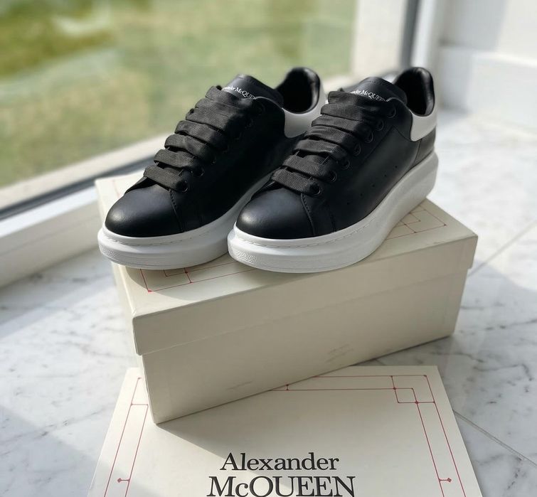 Adidasi Alexander Mcqueen Negru Alb Premium