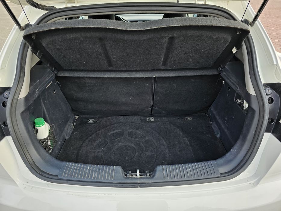 Продам KIA RIO UB 2015