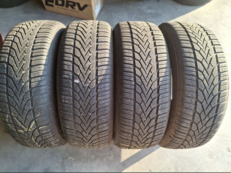 4 Anvelope de iarnă 205  60 r16 Semperit