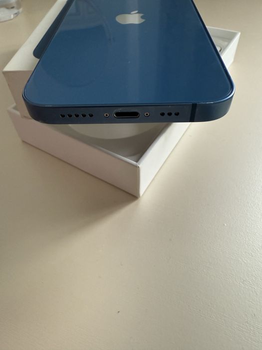 Продам Iphone 13