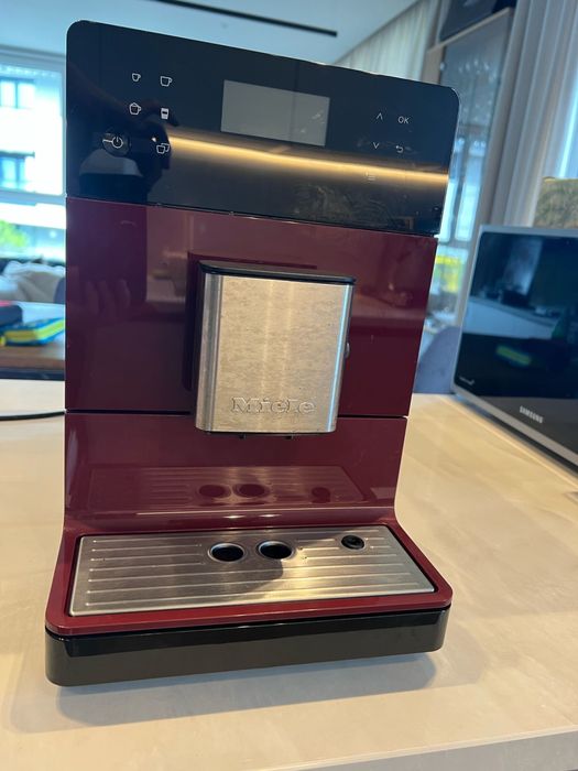 Кафемашина miele cm5300 obsidian red
