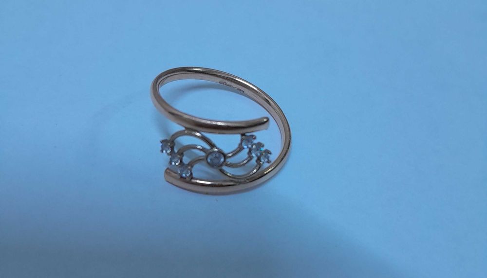 Продам золотое кольцо