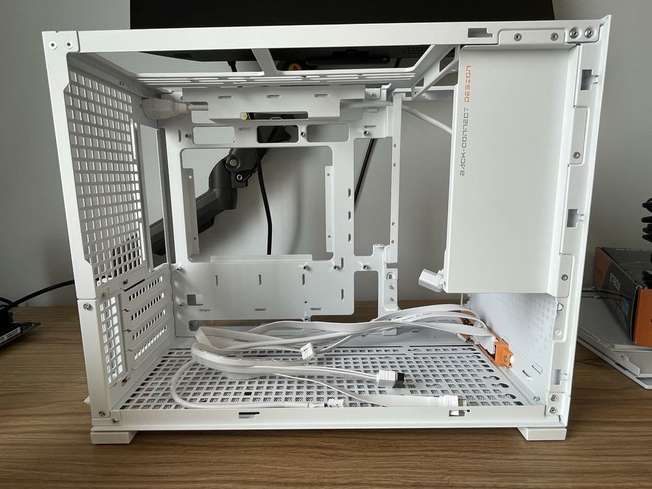 белый корпус jonsbo d32 pro