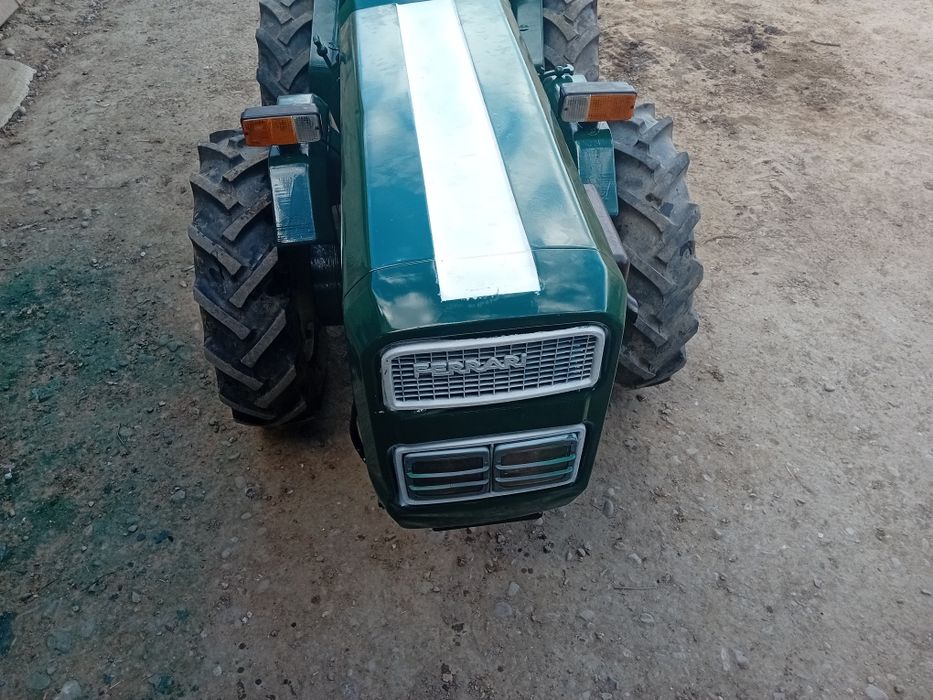 Tractor ferrari 75 articulat