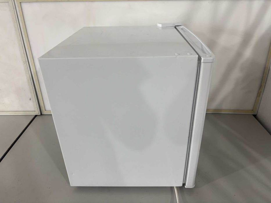 Хладилник - Russell Hobbs 43L