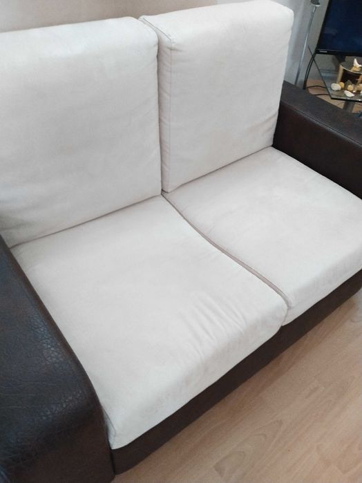 Голям и малък диван в добро състояние с функция "сън".