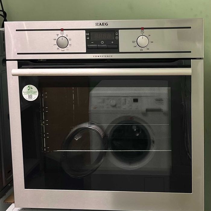 Фурна с плот за вграждане AEG Competence