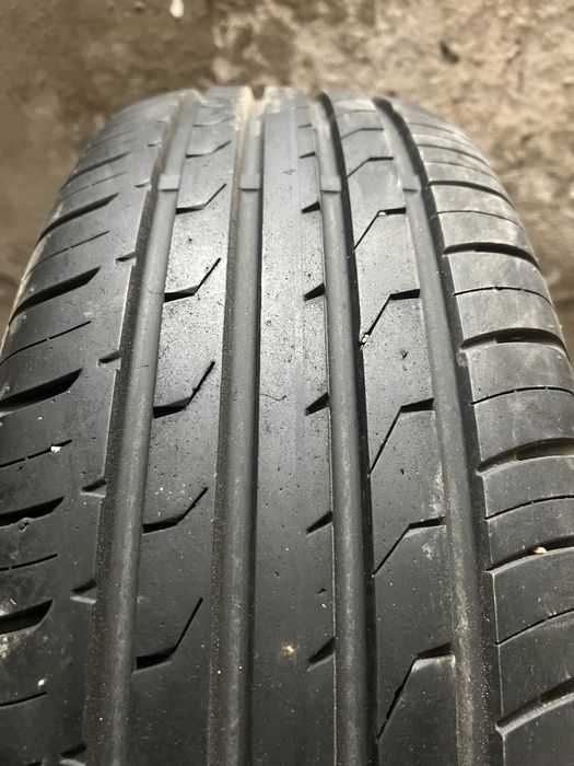 Шина Maxxis.