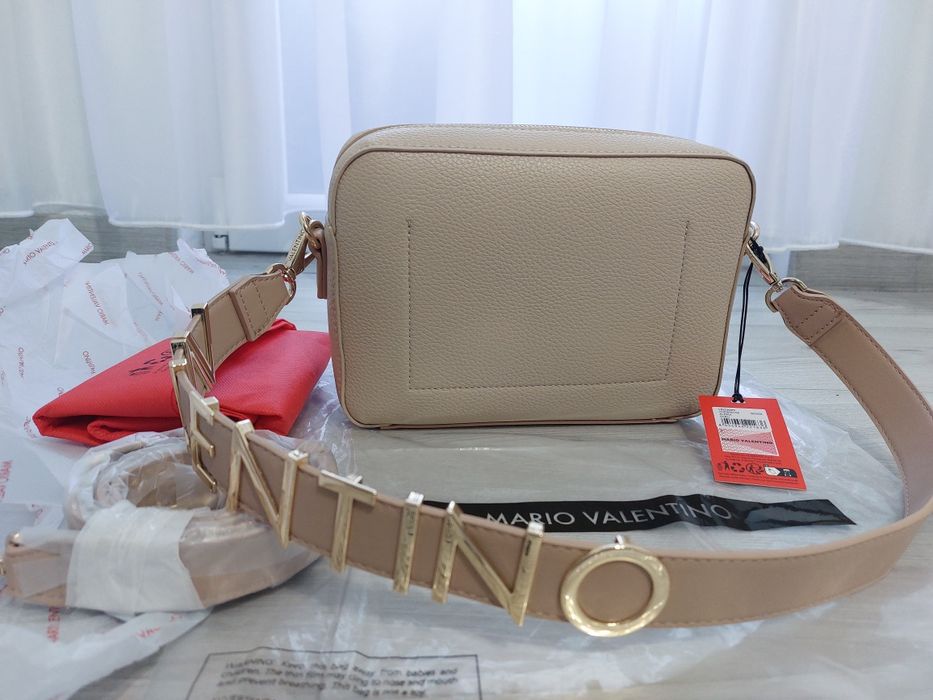 Чисто нови дамски чанти Valentino