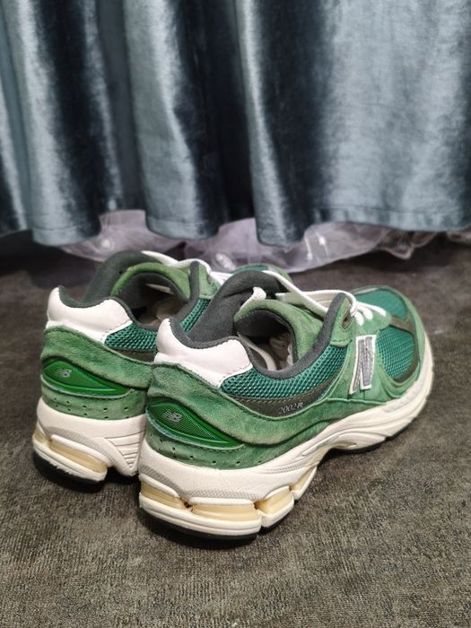 Оригинальные кроссовки New Balance 2002