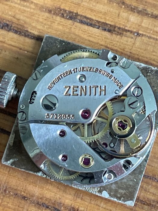 Ceas zenith mecanic