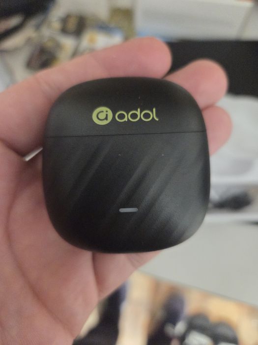 Căști wireless noi