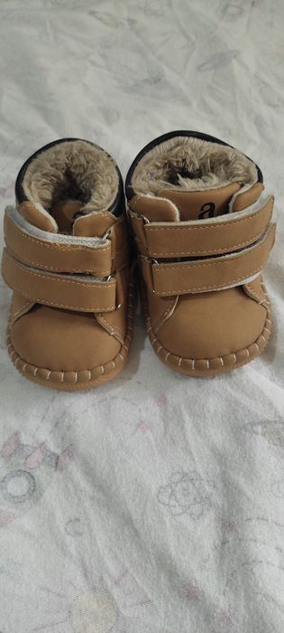 Теплые ботиночки для малышей