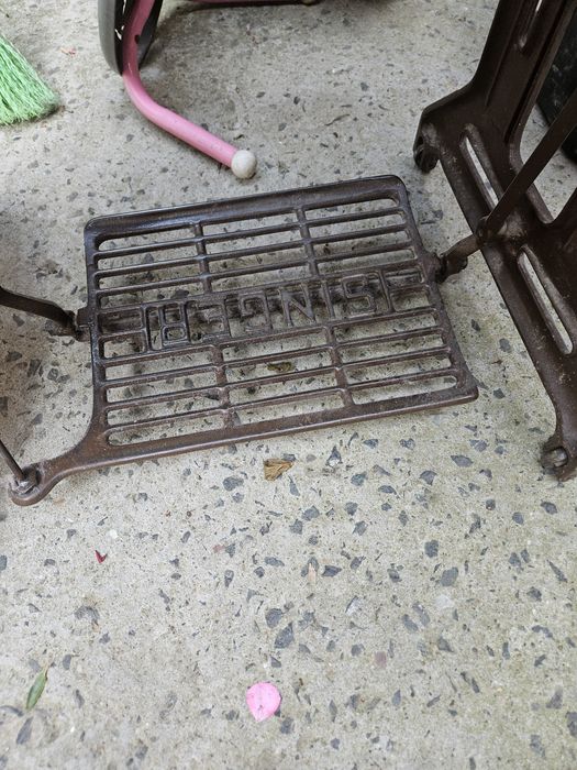 Masina de cusut SINGER perfect functionala!