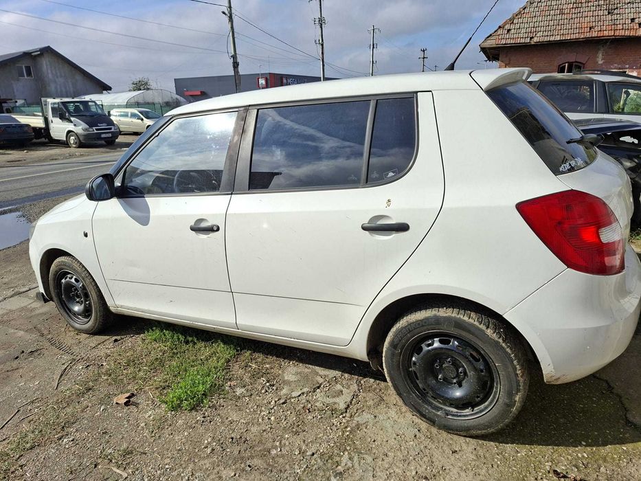 SKODA Fabia 2010 — imagine 4