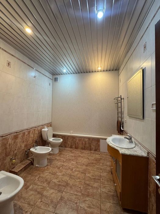 Аренда офис в Центре Города недалеко от Акай сити , 1 этаж