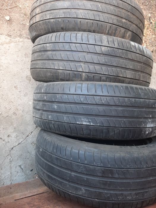 Продам шины 215/55/17 мишелин
