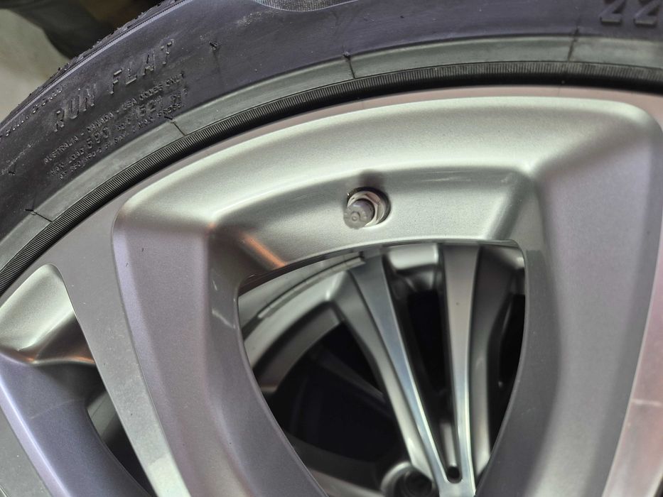 ROTI Jante Anvelope NOI 225/50/18 - OEM BMW X1 X2 IX1 PIRELLI 2022 RFT