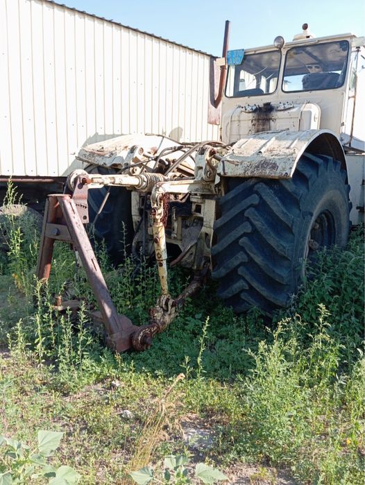 Продам трактор К700 с плугом