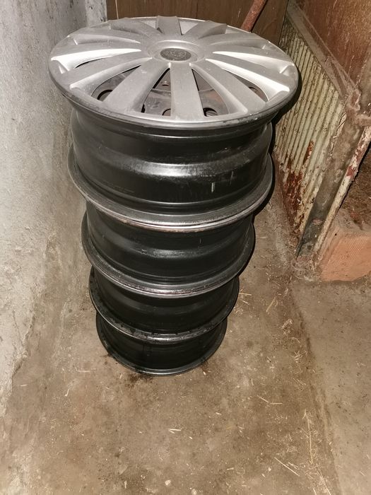 Зимни гуми 215 60 16 железни джанти 5×98