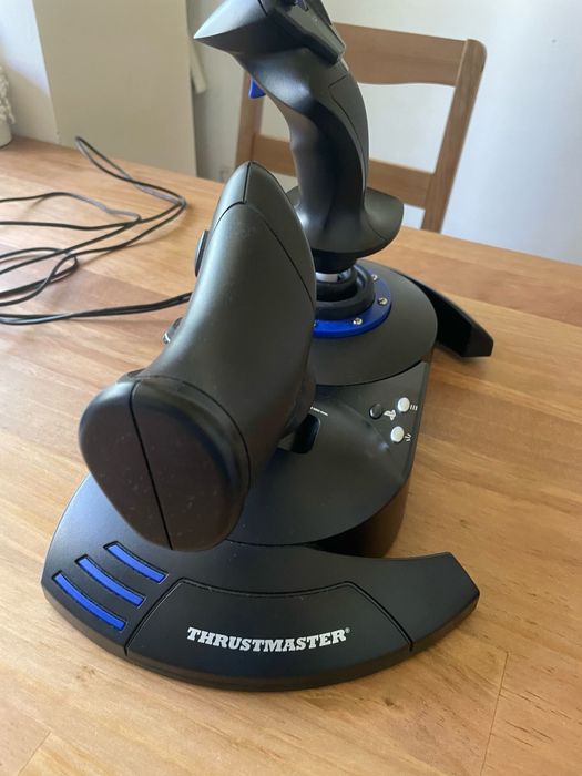 Thrustmaster hottas 4, simulator joc avioane