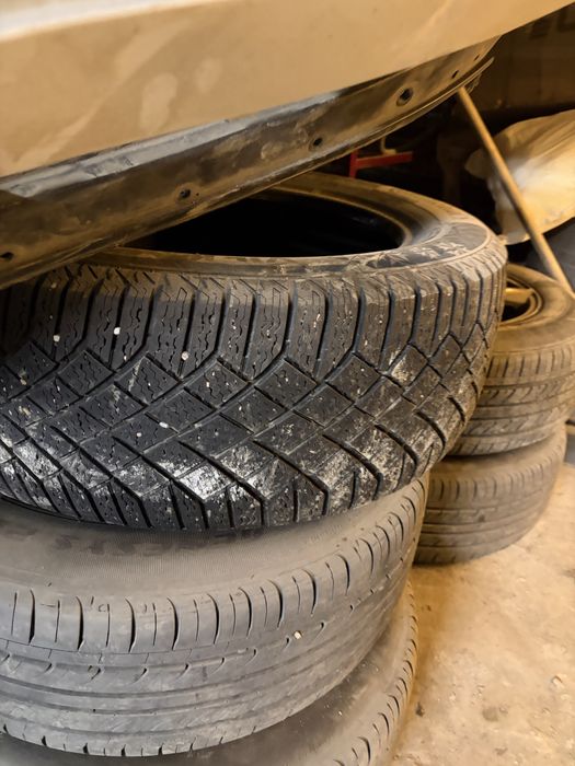 Продам комплект 235/55/18 зима