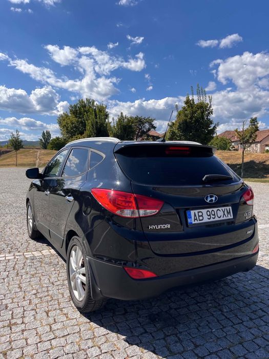 Hyundai ix35 2.0 CRDi 4x4 Automată | 2012 | Piele | Panoramic