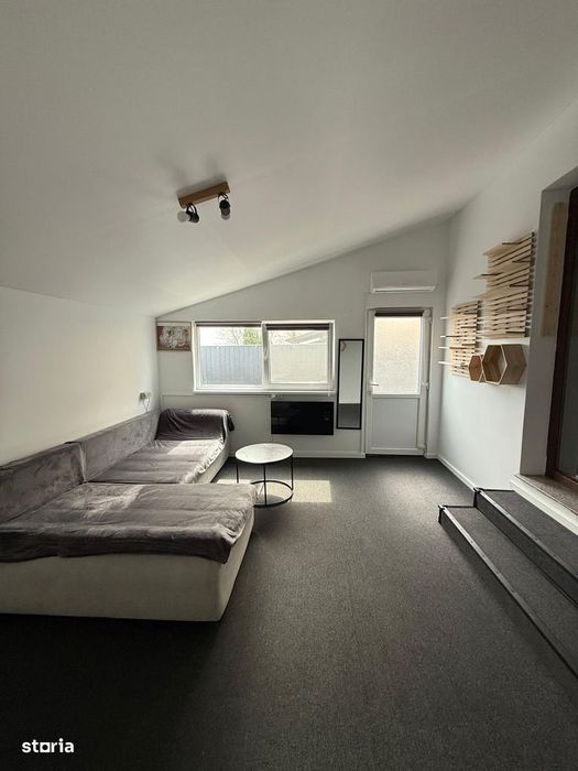 Casa tip duplex la intrare in Ipotesti