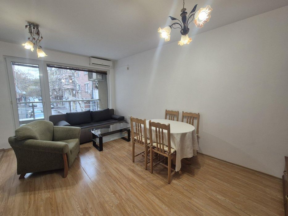 Продава се Тристаен апартамент в Пловдив, Кършияка - 90 кв.м за 2500 €/кв.м - Снимка #1