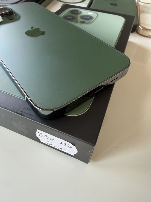 Iphone 13 PRO GREEN 128 GB със 6 кейса