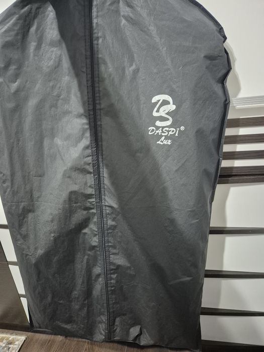 Costum elegant pentru bărbați.