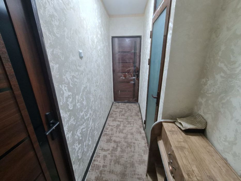 Срочно сотилади 1 хона 1 этаж ески  планировка