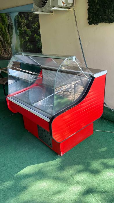 Lada frigorifica mezeluri