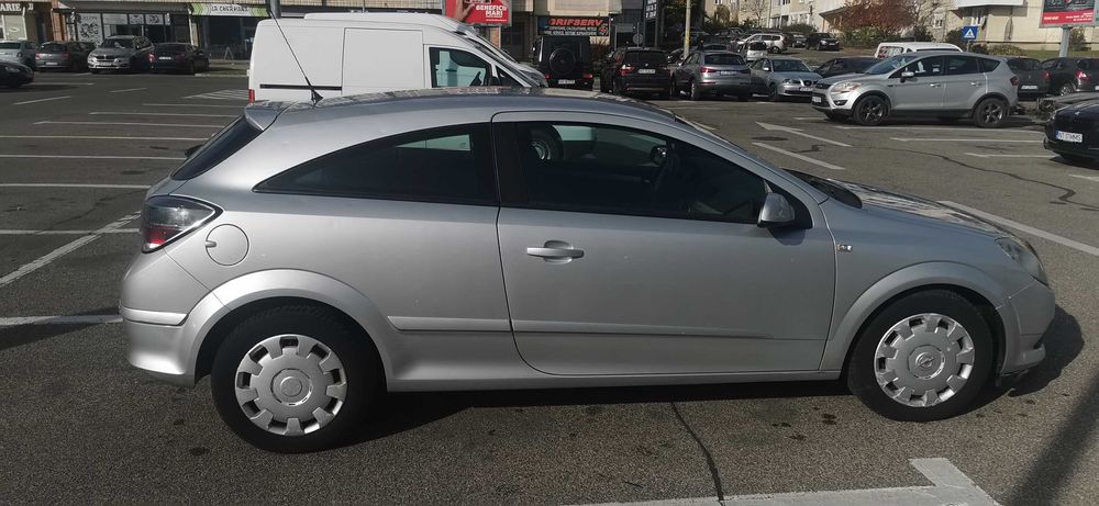 Opel Astra H GTC