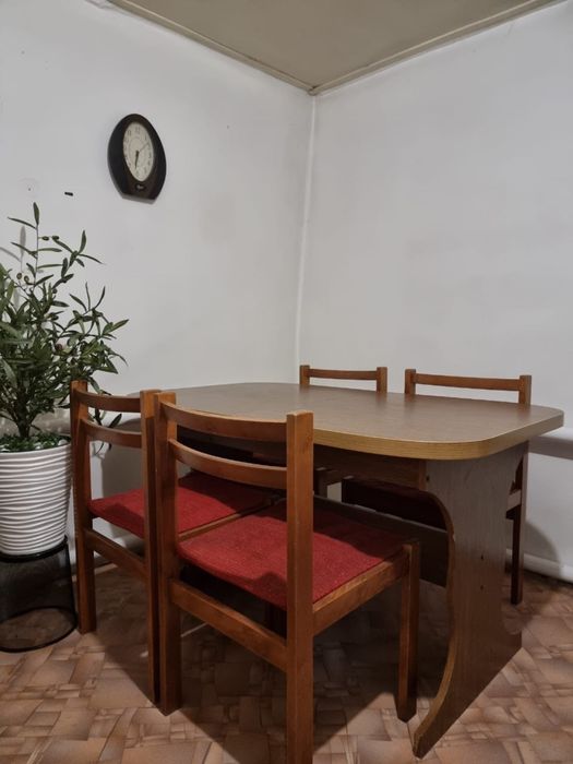 Раскладной стол в столовую