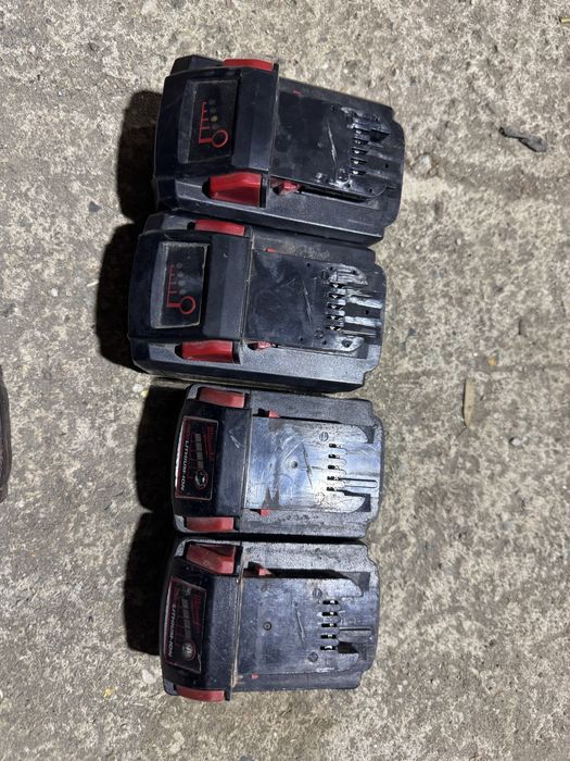 Vand acumulatori milwaukee reconditionati noi